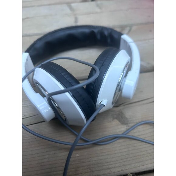 Over the Ear Closed Wired Studio Headphone - Black - Picture 1 of 8